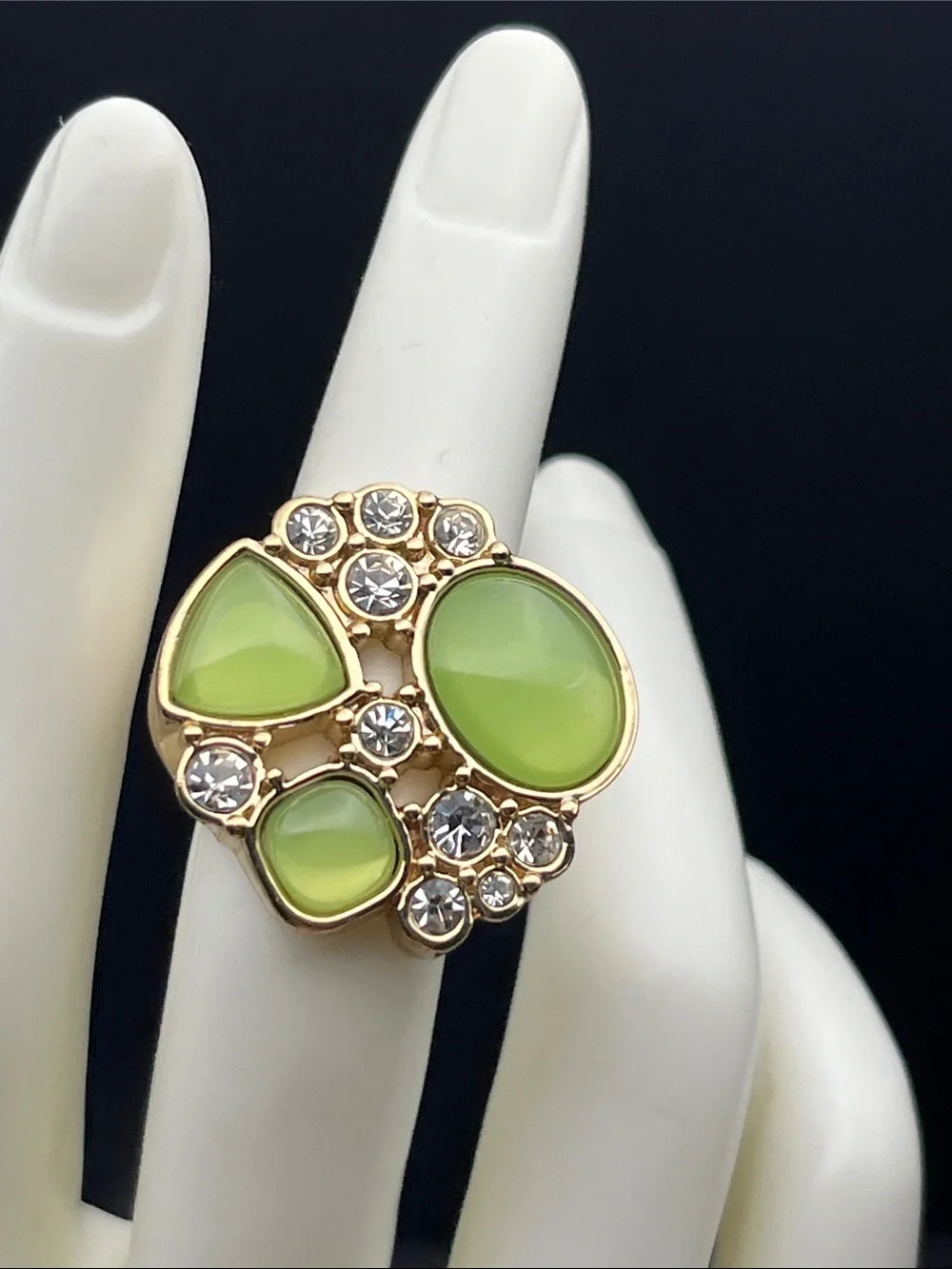 Vintage Avon gold tone, green fashion costume, jewelry, ring, size 5.75